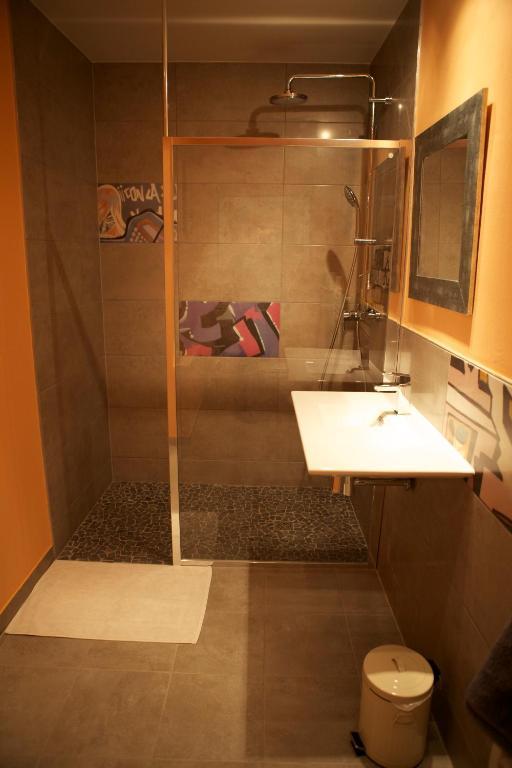 Chambre D'Hotes La Celestine Strasbourg Room photo